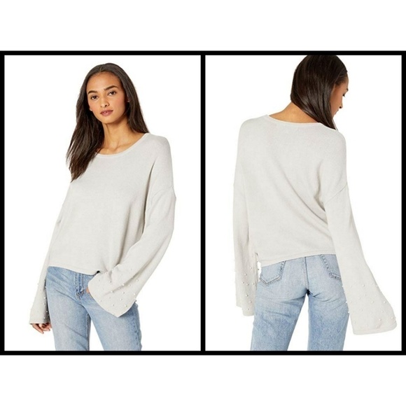 đź’•CUPCAKES & CASHMEREđź’• Pearl Bell Sleeve Sweater - Picture 5 of 8